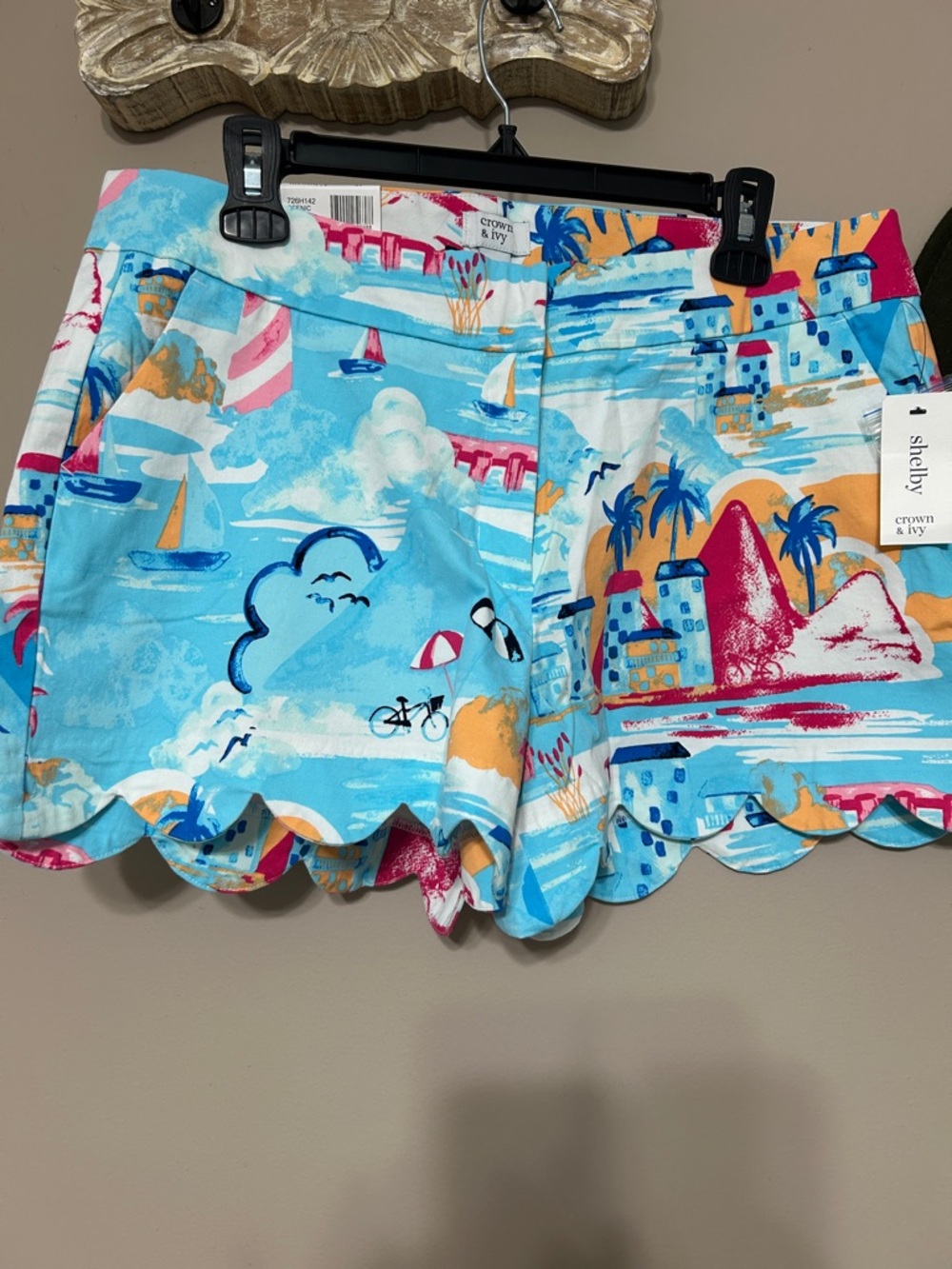 crown & ivy Blue Tropical Scallop Hem High-Waist Shortsi